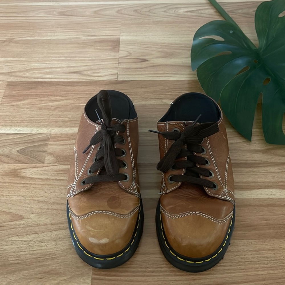 Dr. Martens Women's 1406 Clog Mules Size Brown Lace Up
Slip-On Vintage.